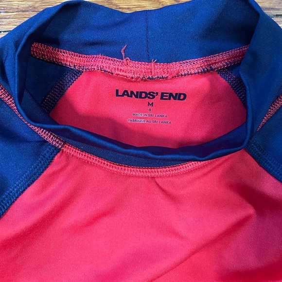 Lands’ End Rashguard size M (8)- like new - Picture 4 of 4